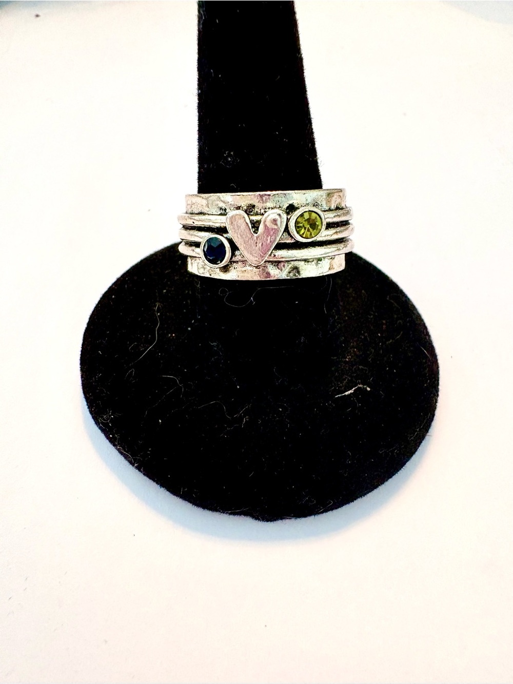 3 stationary bands, 925 marked, with Tanzanite and Peridot stone ring size 6